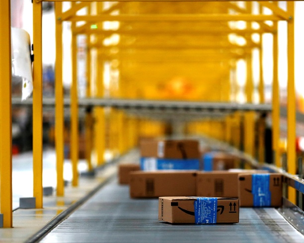 Logistics company delivery process